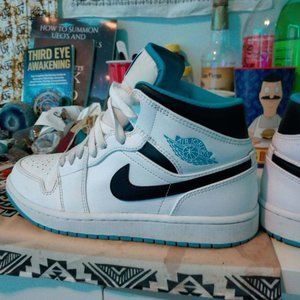 Such a classic shoe want to share the love with someone else